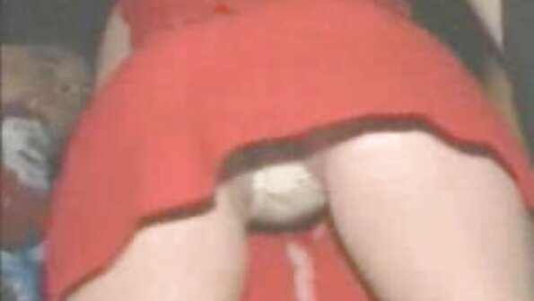 กระเทยผมยาว busty ออกไปปิกนิก . โด จิ น วิดีโอ