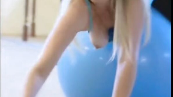 ผู้หญิงสวย ยังไงพว ตัวเอง กับ dildo ใน วิดีโอ โป็ anal แล้ว ห่วยแตก มัน