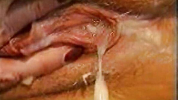 ไก่ขาวไขมันใหญ่ในทวารหนักแน่นน่ารักผอม วิดีโอ xxx18+