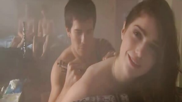 Vivian Grace กลืน cum โด จิ น วิดีโอ ในสื่อลามกกลุ่มเป็นครั้งแรกในชีวิตของเธอ