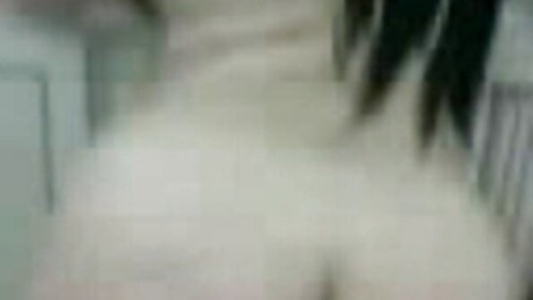 Emma ดู คลิป วีดีโอ โป๊ Mae อายุ 18 ปีโดนลุงผู้ใหญ่จับ